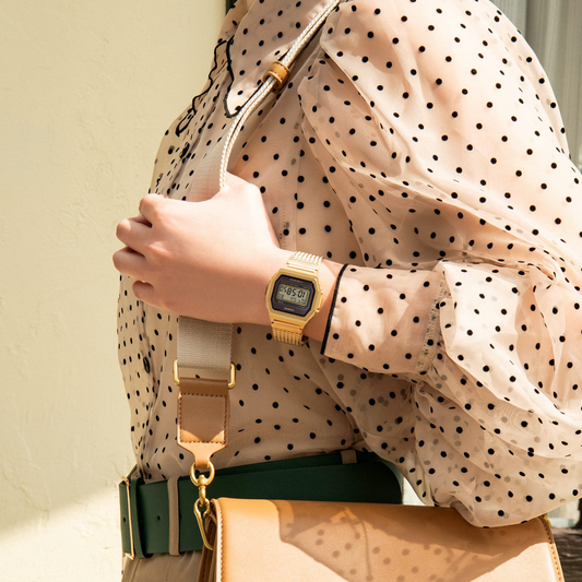 Uniwrist Vintage Digital Watch (Gold)